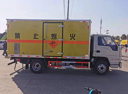 滦南爆破器材运输车工人安全操作规范与智能技术保障
